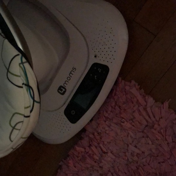 4 moms Rocker - Picture 2 of 3